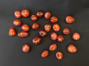 runestenen carneool